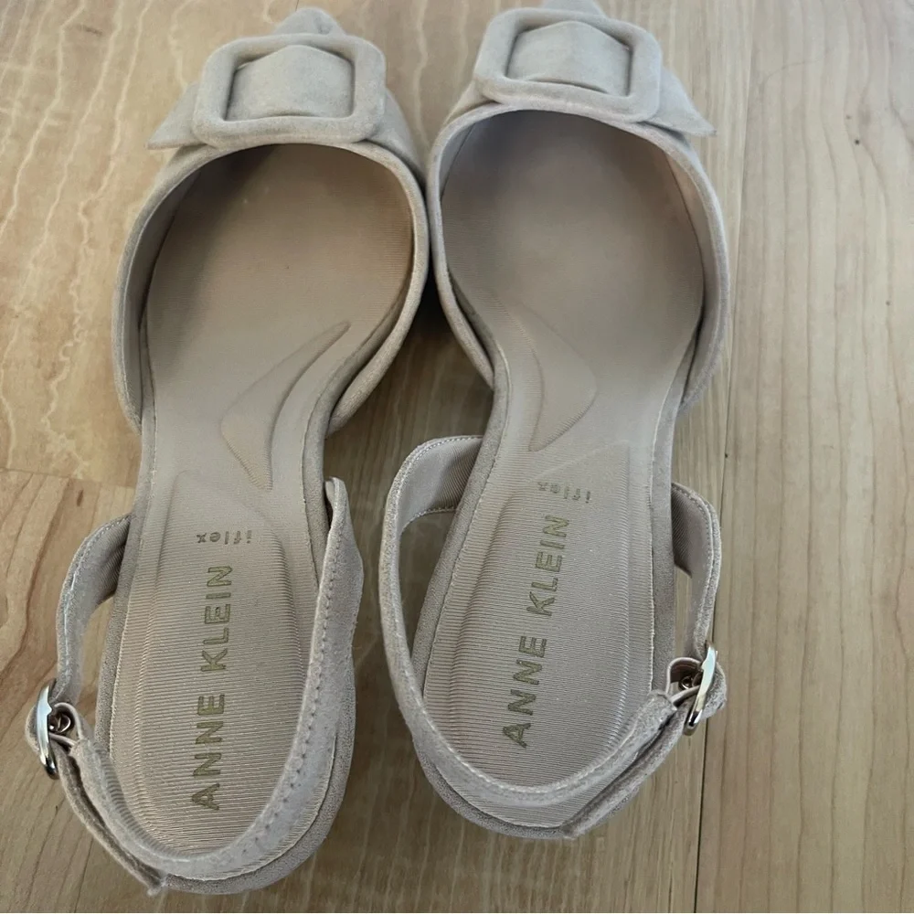 Anne Klein Tan Slingback Heels